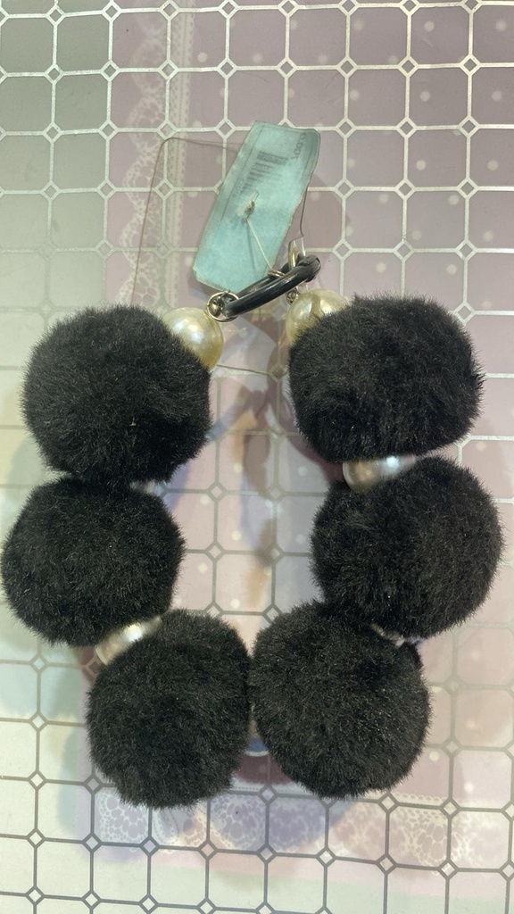 Утасны зүүлт