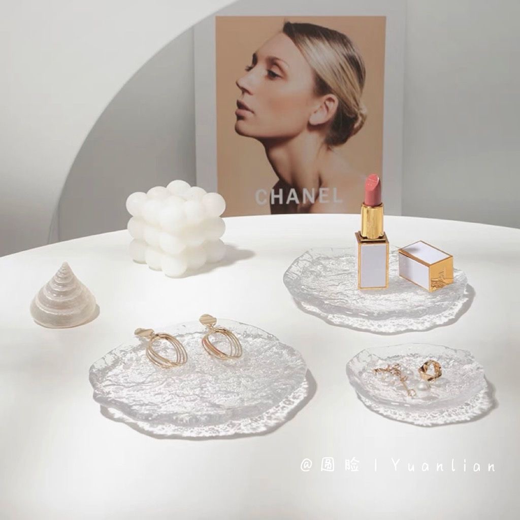 Гоёл чимэглэлийн тавиур