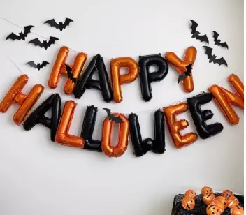 Halloween. halloween бичиг хийлдэг